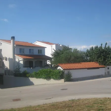 Tina Διαμέρισμα *