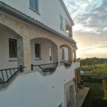 Διαμέρισμα Tina Πούλα