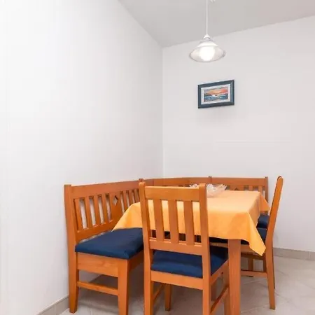 Tina Apartamento Pula