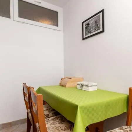 Apartamento Tina *